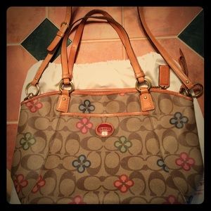 Genuine Coach Purse 🌸